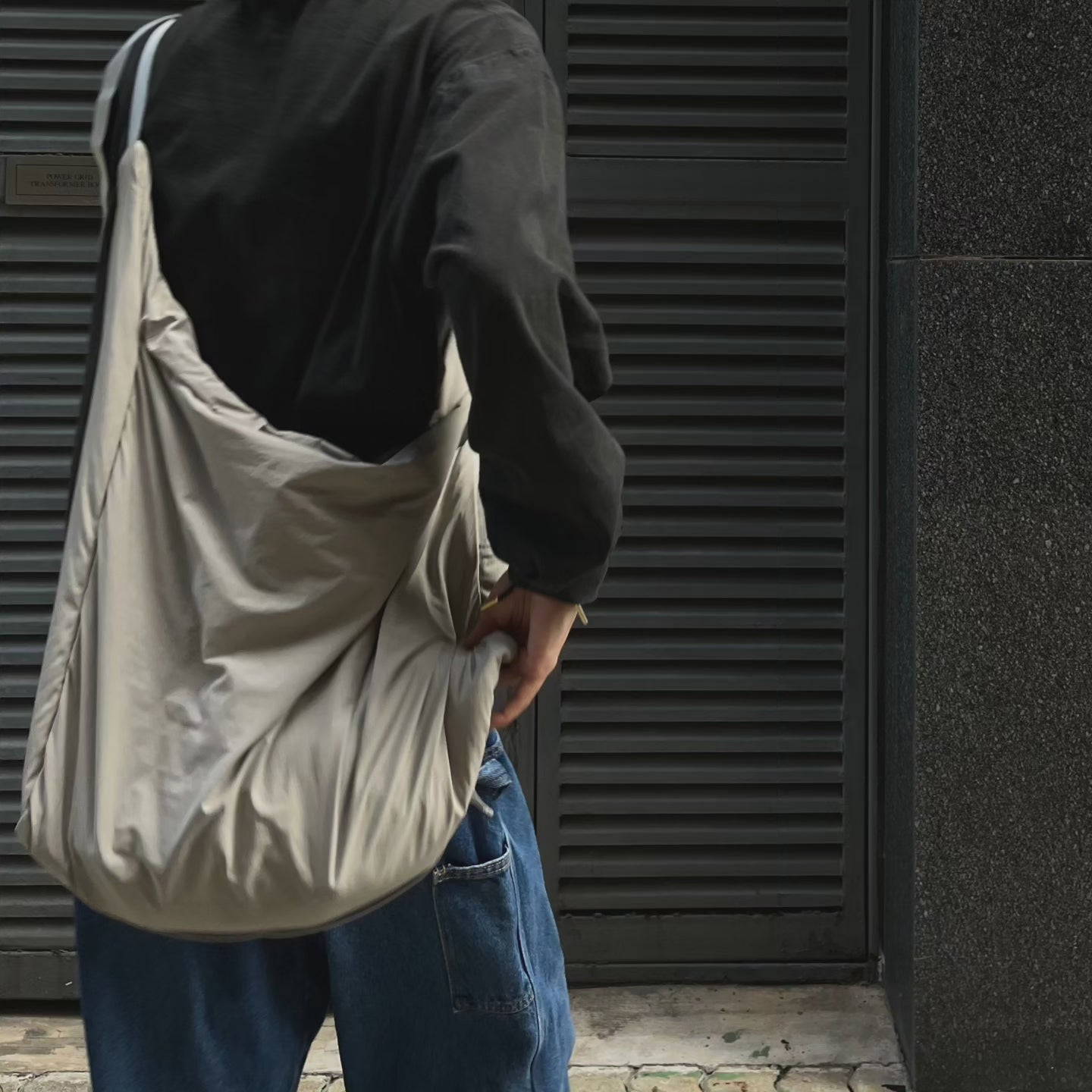 Helmy Crossbody Bag (Gray)
